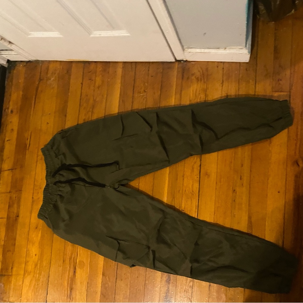 Green side pocket cargos